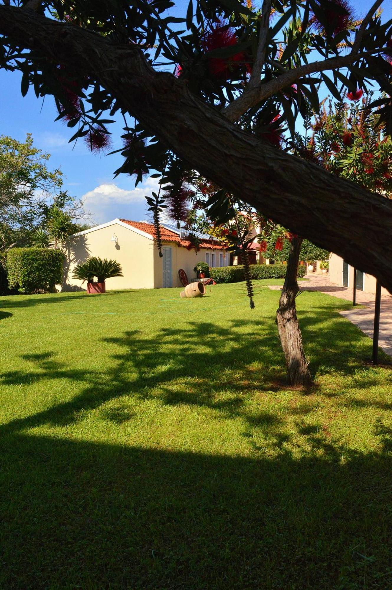 Oula Maisonettes 3* Kavos