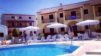 Oula Maisonettes 3*
